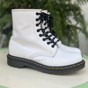 Dr. Marten’s The Original White Lace-Up Women's Size 8 Boots Y2K Timeless Shoes
